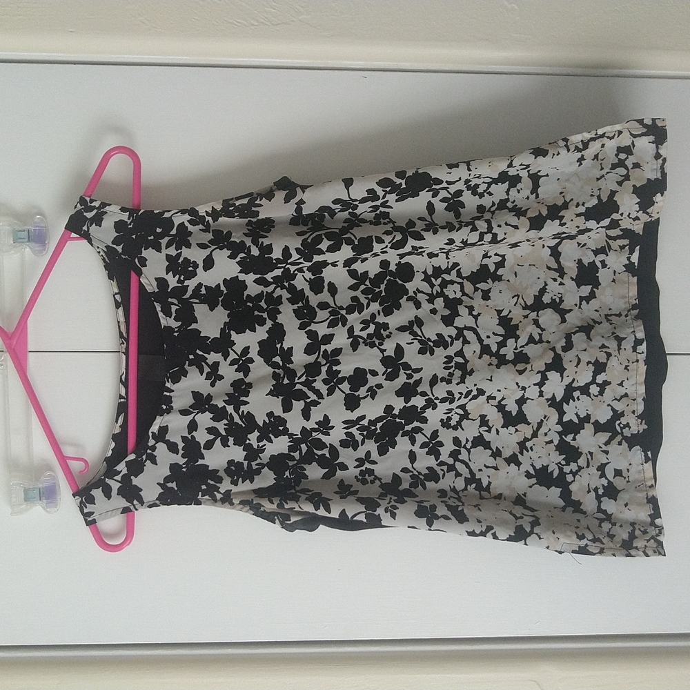 Ann Taylor black and white top